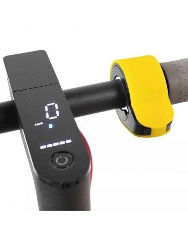 Embellecedor de silicona para acelerador de patinete eléctrico.